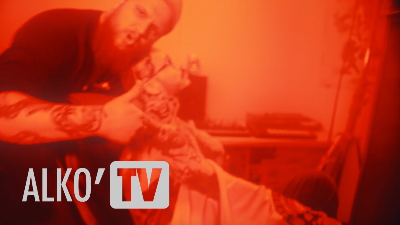 Photo of Małe Miasta – Seriale – Plecy pomników