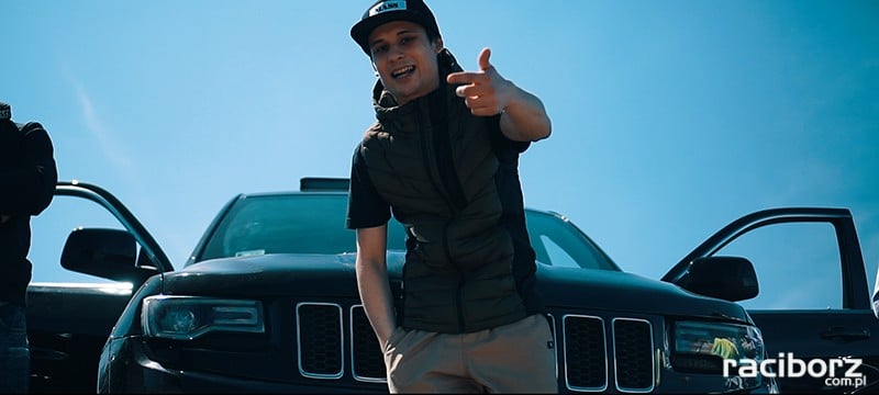 Photo of W Raciborzu powstaje teledysk rapera KORKI | wiadomości rozrywka | raciborz.com.pl