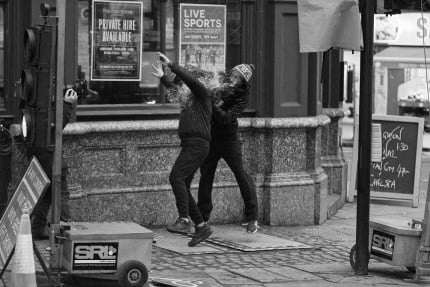 Photo of Wuzet „Podstawiają nogę” – teledysk | Popkiller