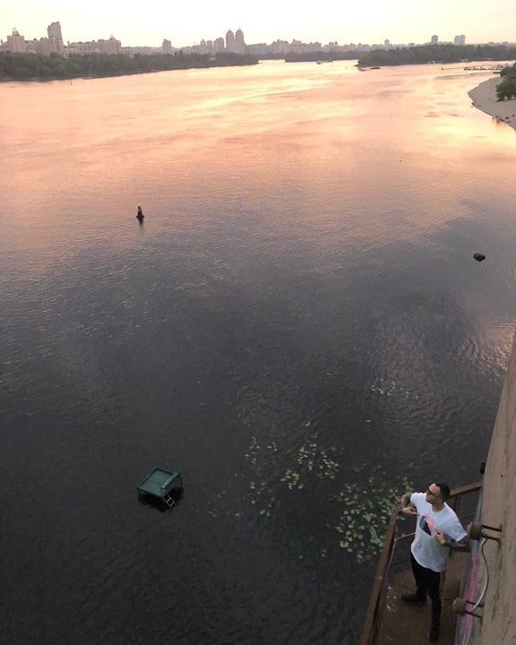 Photo of Ja, kochający życie, w nowej koszulce mo…