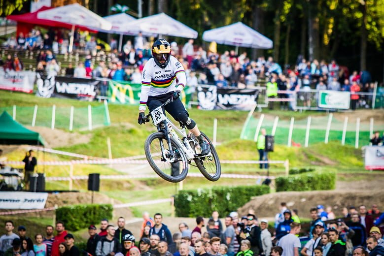 Photo of Video: Round 2 Of The 4X ProTour In Poland – Pinkbike