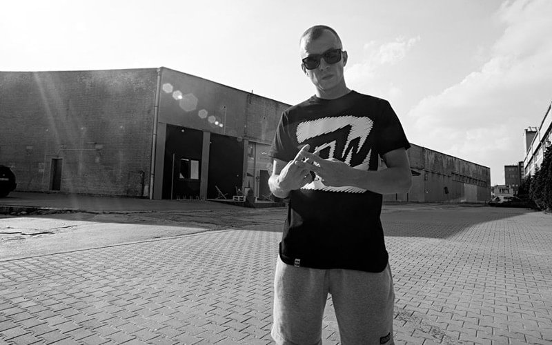 Photo of TPS ujawnia fragmenty utworów z nowej solowej płyty! | VIDEO – RapNews.pl