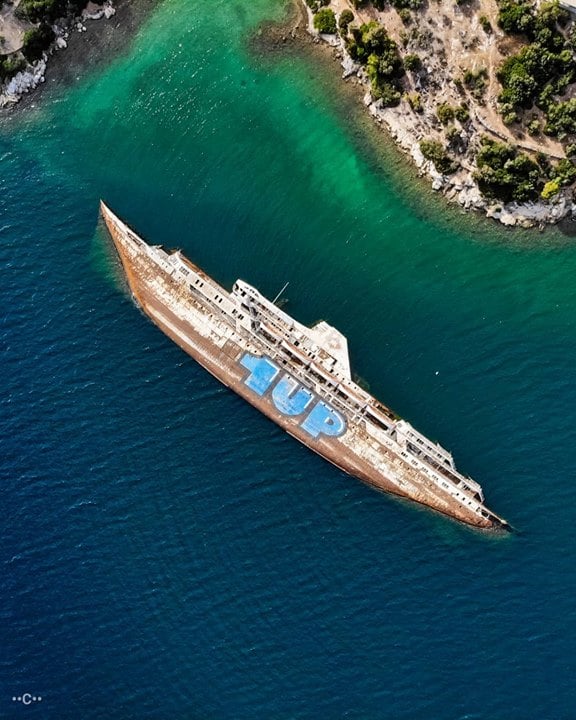 Photo of Bester Spot ever?
1UP CREW  
via @charli…