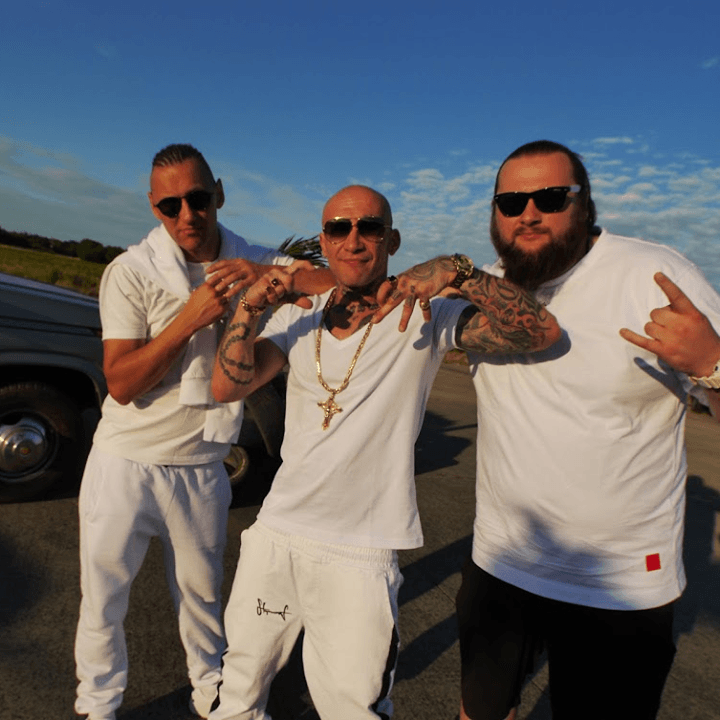 Photo of Matek prezentuje „Być i mieć” (wideo) – CGM.pl