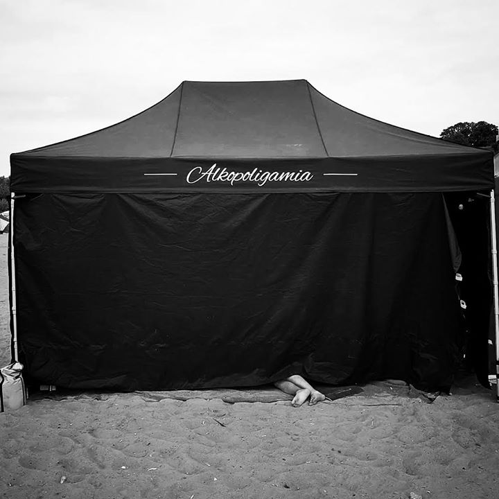 Photo of Nasze stoisko Alkopoligamia.com znajdzie…