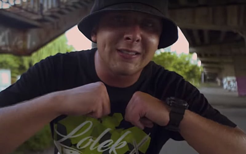 Photo of Dack startuje z promocją debiutanckiego solo. Sprawdź klip 'Naturalnie’! – RapNews.pl