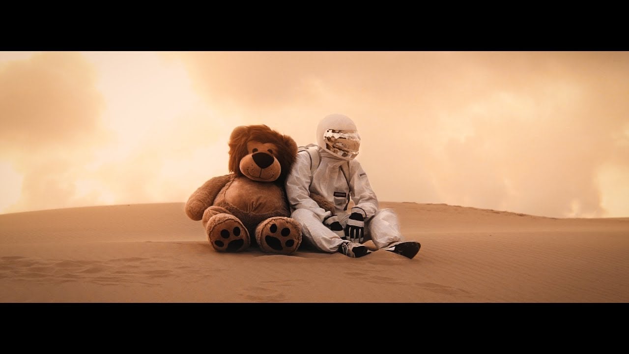 Photo of Szpaku – UFO prod. Michał Graczyk (OFFICIAL VIDEO)