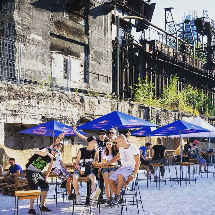 Photo of Není nad to zajít si do plážového baru u…