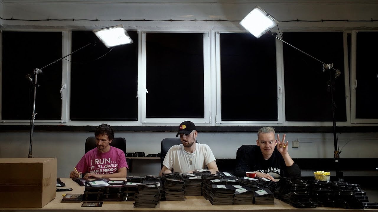 Photo of Bedoes & Kubi Producent podpisują preorder || KONKURS