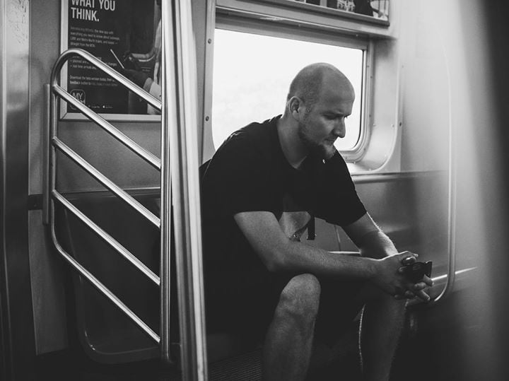 Photo of Pełne skupienie…w metrze…cisza przed…