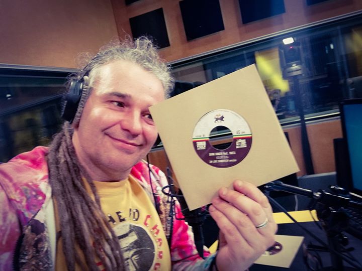 Photo of Maken ma już swoją kopię płyty i puszcza…