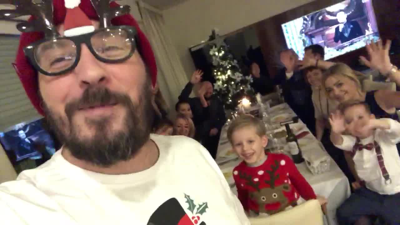 Photo of Obejrzyj Wesołych Świąt!