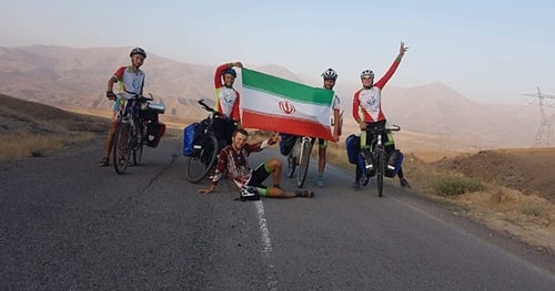 Photo of Big Heart Bike rowerem z Polski do Iranu / Herbatka Pana Radka