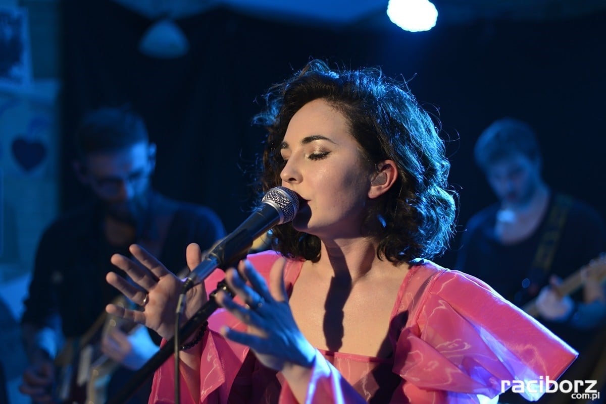 Photo of Marcelina zaśpiewała na Końcu Świata | relacje rozrywka | raciborz.com.pl