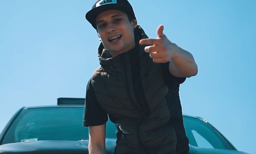 Photo of Zwycięzca „Żywego Rapu” wydał płytę | GlamRap.pl