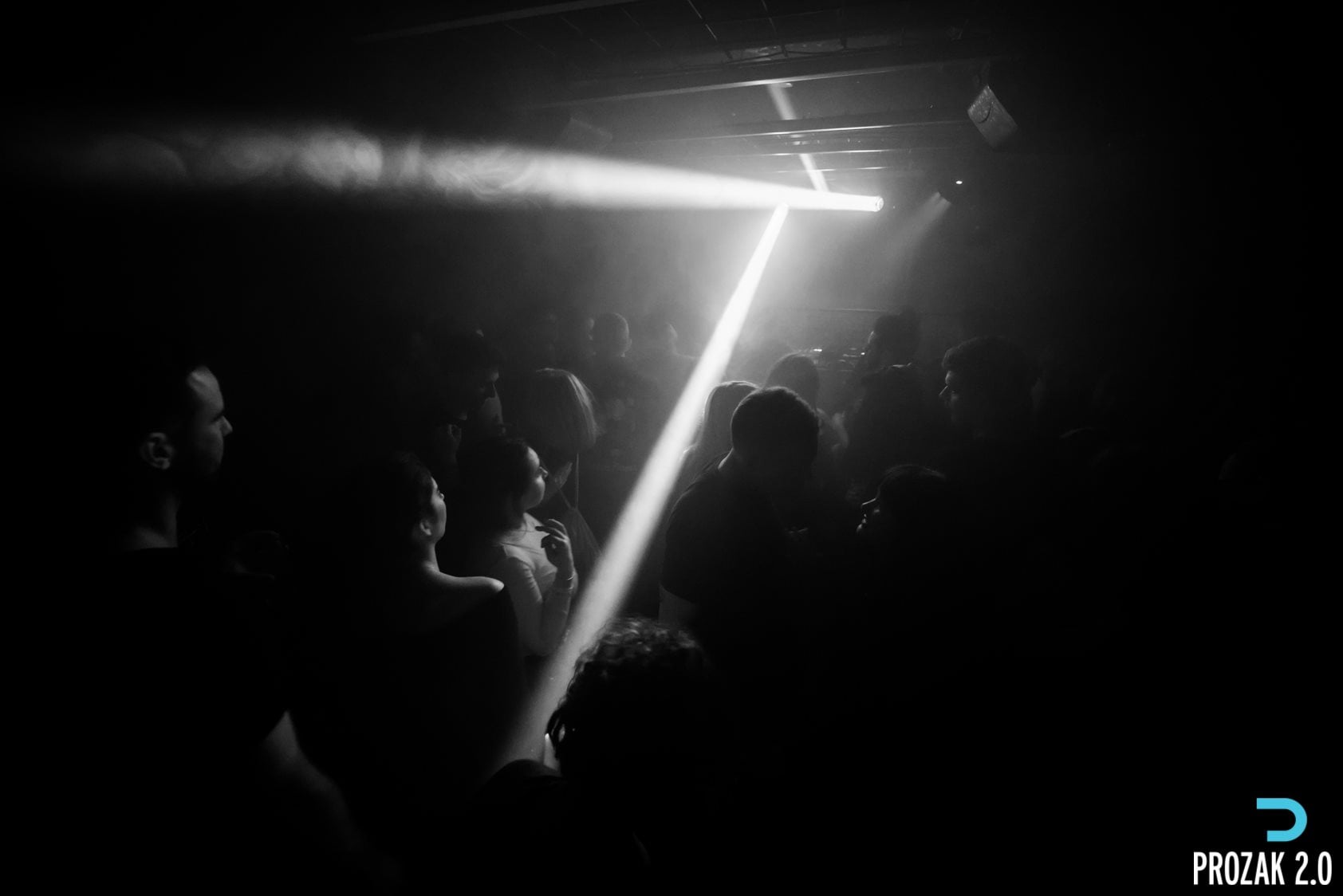 Photo of Kochasz oglądać bawiące się osoby, które…