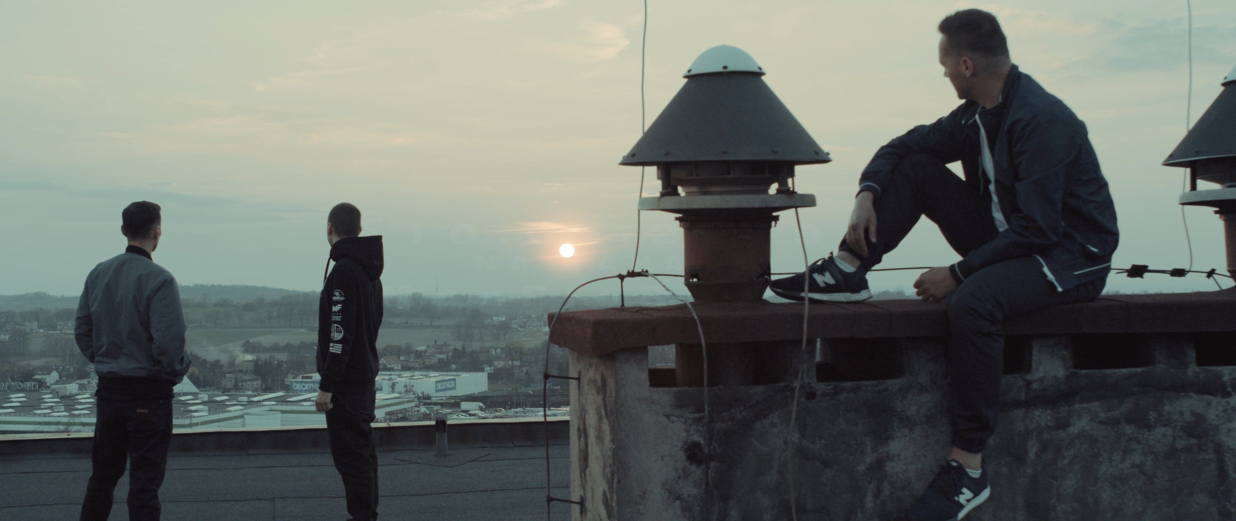 Photo of Obejrzyj Pokahontaz ft. Vito Bambino, Minix, T. Bies – Diler liter [zapowiedź]