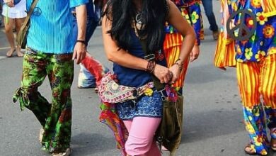 Photo of Džínový hippies ples ve stylu šedesátek