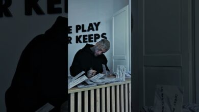 Photo of Bonson podpisuje Wasze preordery!